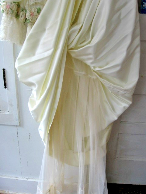 VTG 1980 2pc CREAM GLOSSY SATIN BALL GOWN/LACE-PINK RIBBON FLORAL-9-10-LACE HAT