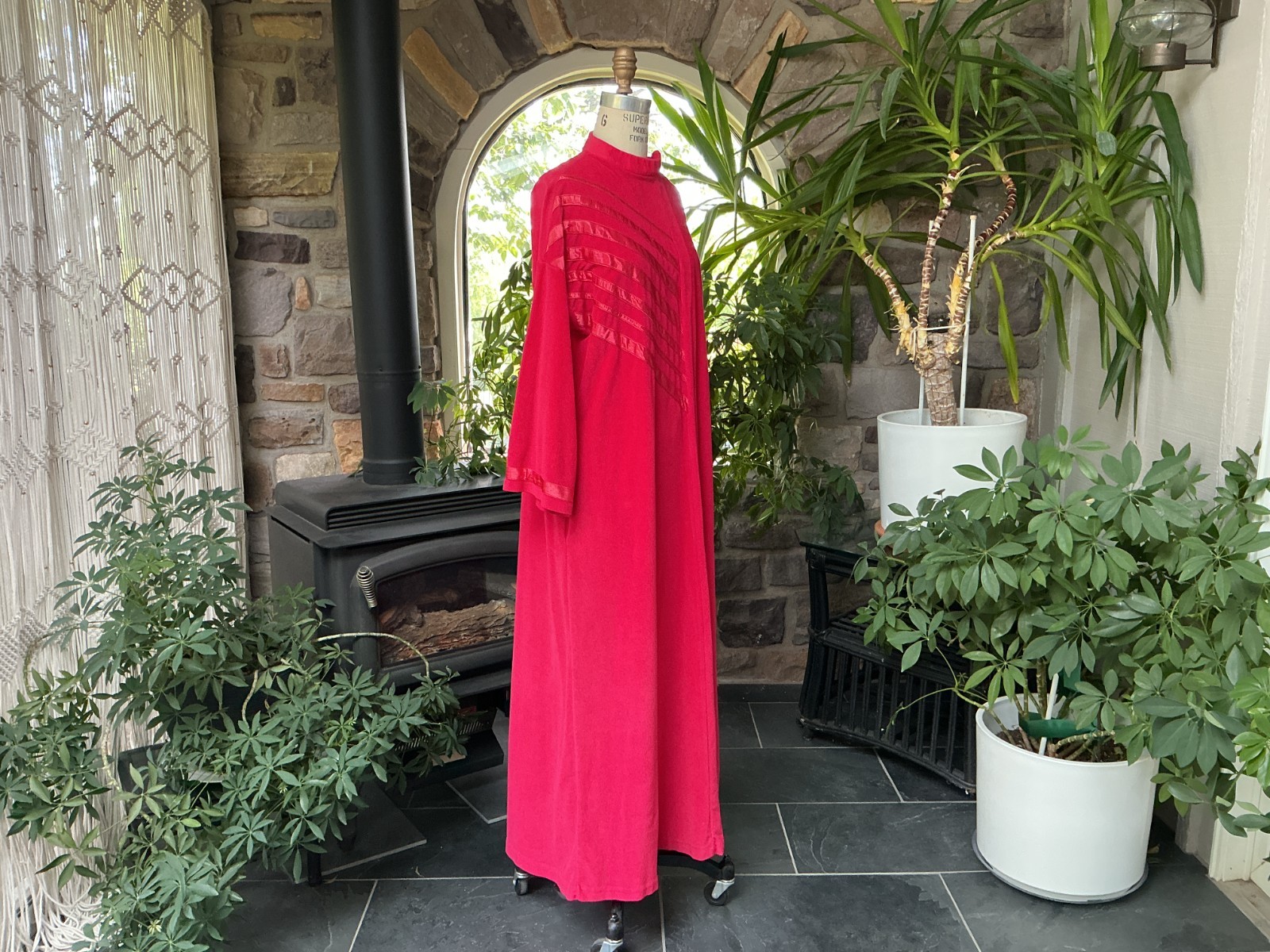 Vintage 1970s Deep Pink Velour and Satin Zipper Front Robe Lounge Trends
