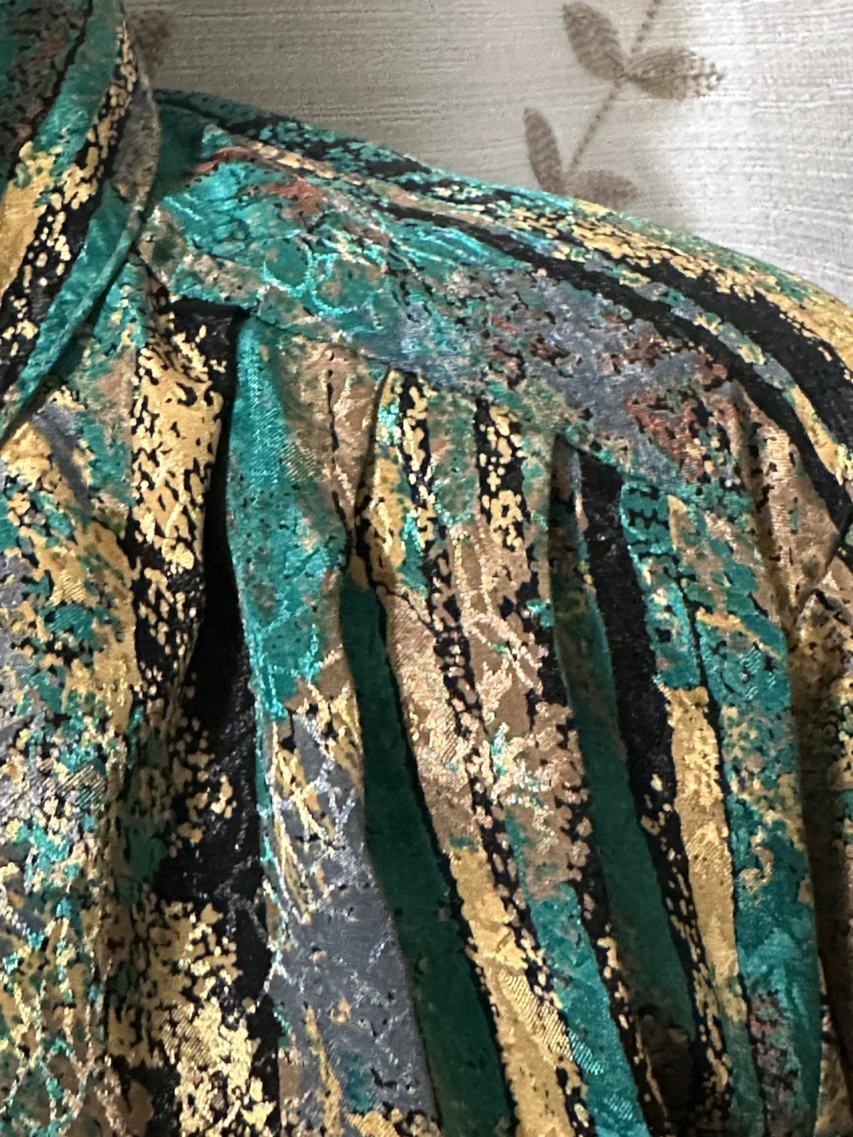 Vintage Da-Rue Of California Teal Gold Long Sleeve Elastic Waist Blouse Med?