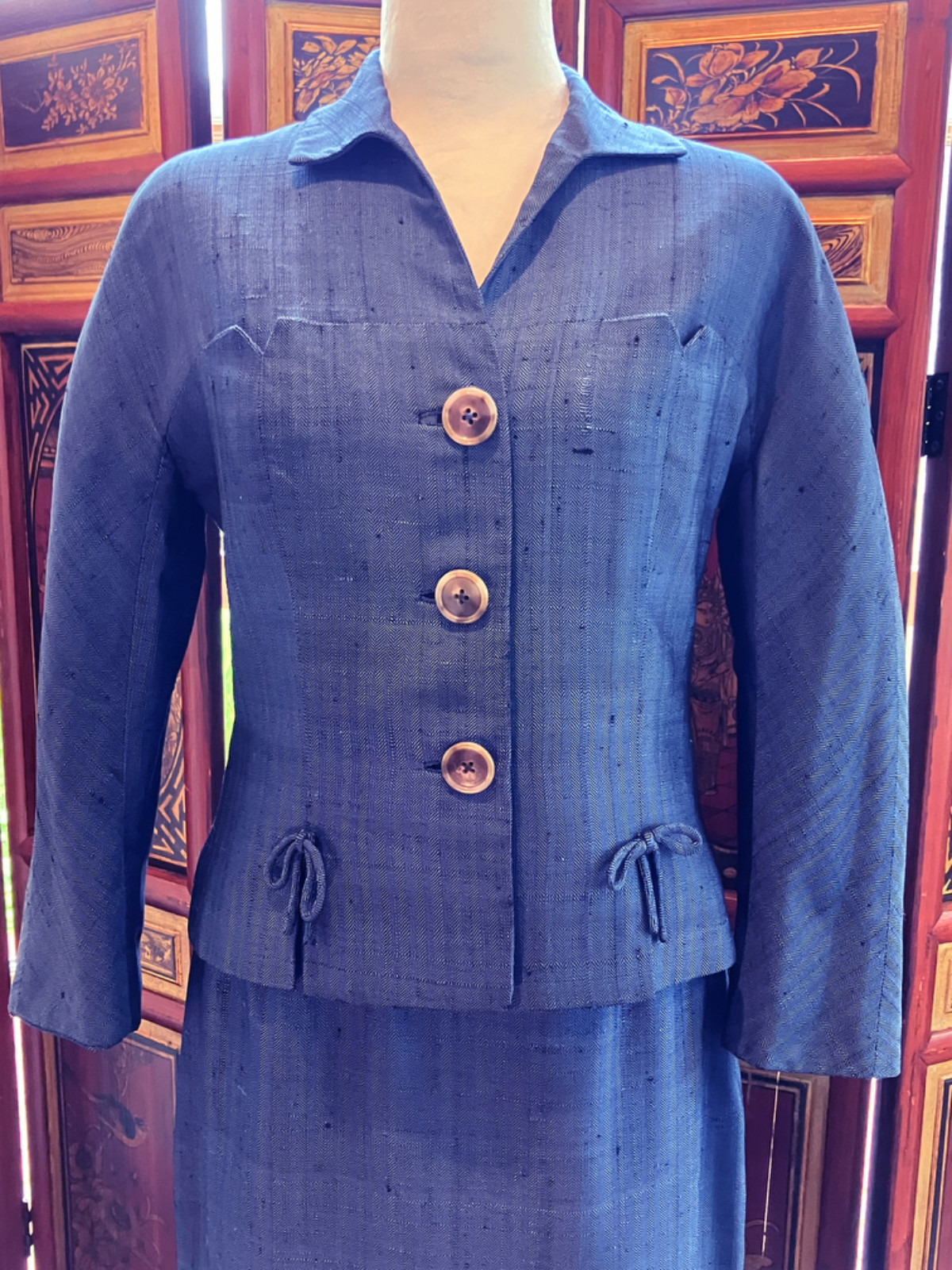 vintage 1950s ladies high fashion day suit herring bone weave beautiful details