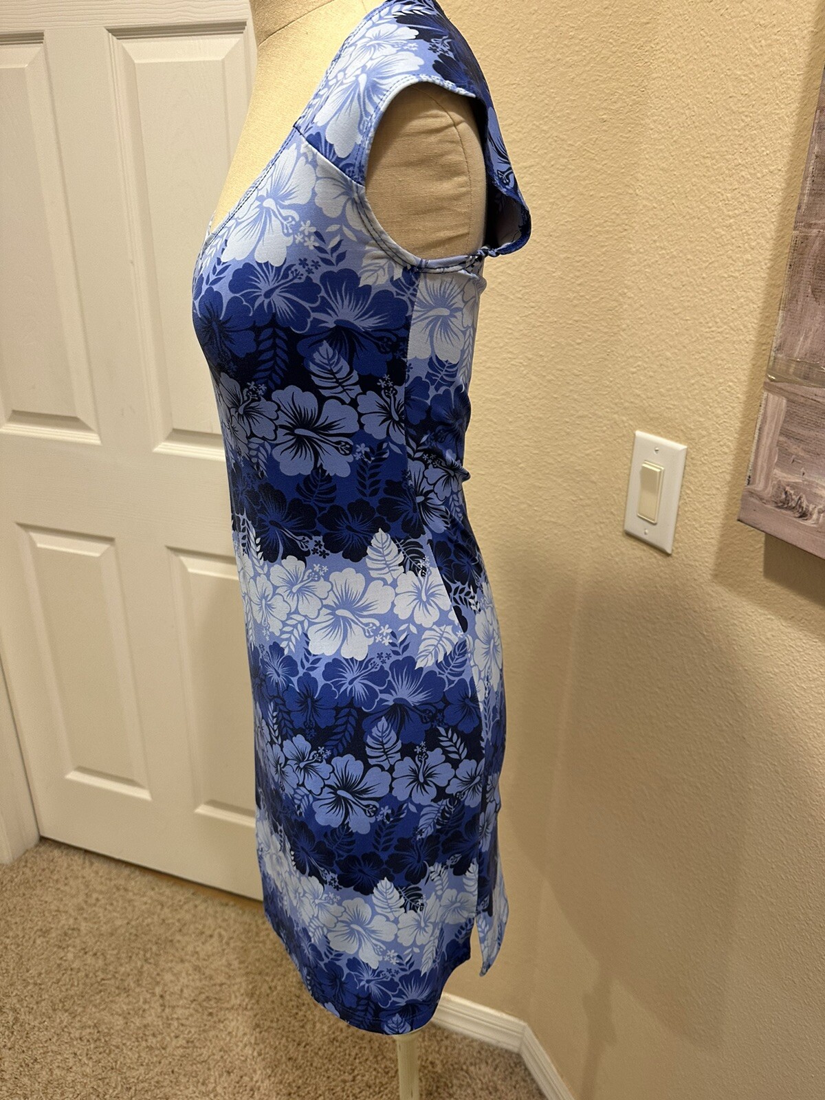 Vintage 90s Tropical Floral Blue Hibiscus Print Stretch Mini Dress Finesse Sz S