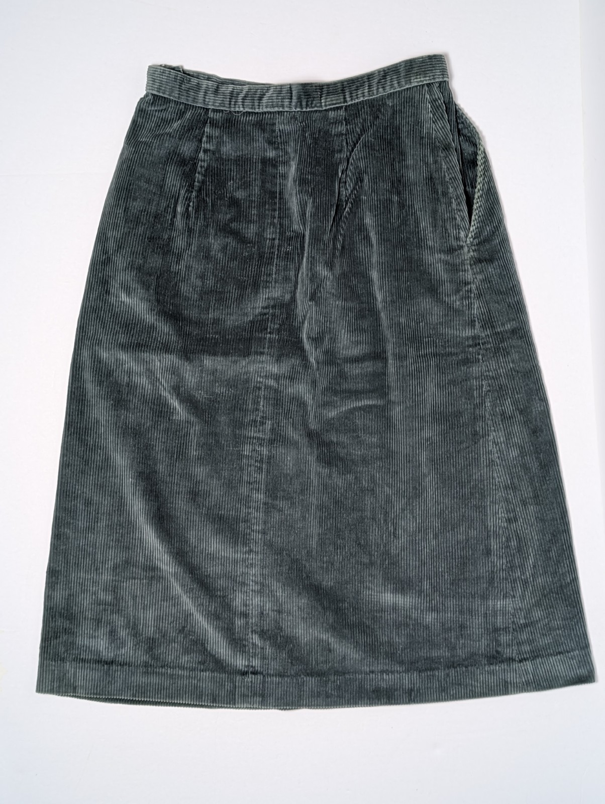 Vtg. 1980s-1990s Women’s Lombardi Inc. Dark Green Corduroy Midi Skirt Size 10