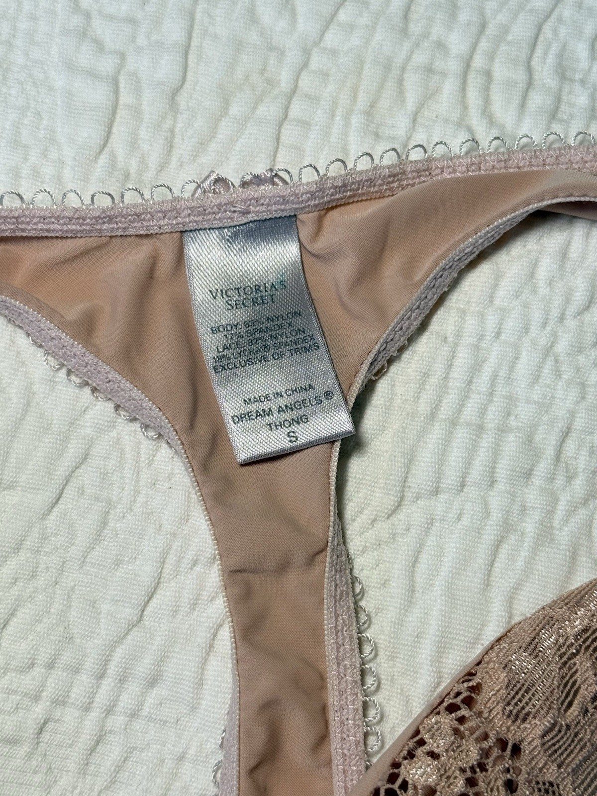 VINTAGE Victorias Secret DREAM ANGELS Thong Panties sz SMALL (2009)