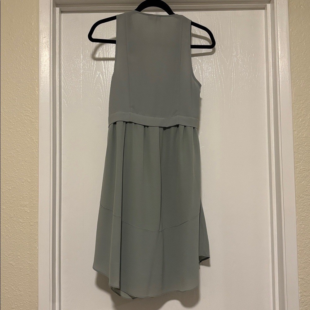 Aritzia Wilfred Vignette Dress Green V-Neck Sleeveless With Pockets 100% Silk