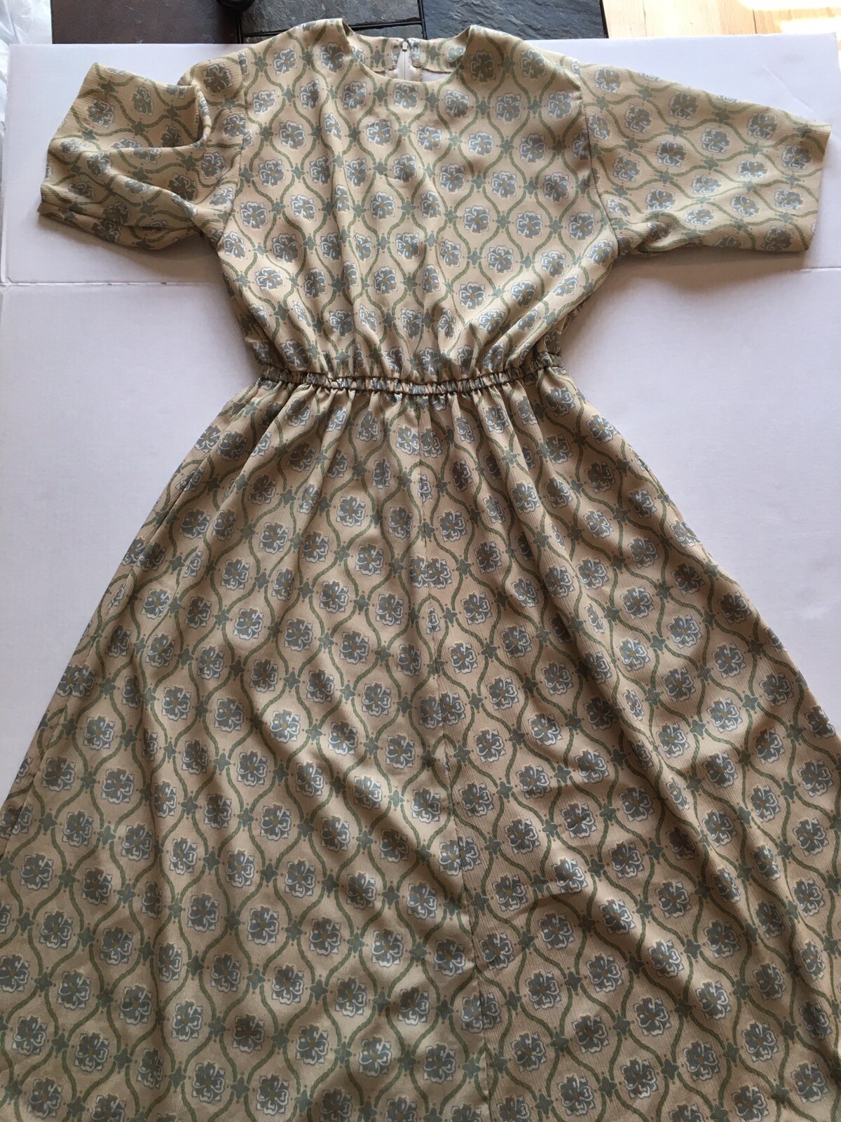 Vintage 60s 70s Rockabilly A-Line House Day Dress Beige Tan Short Sleeve Womens
