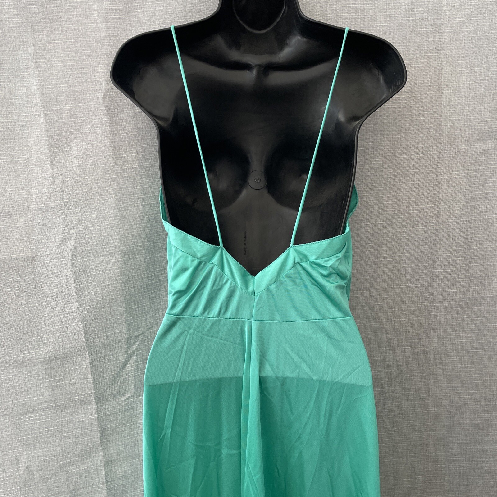 Vintage Carol Hochman for CHEVETTE Green Nightgown ILGWU tag 100% Nylon 50” Long