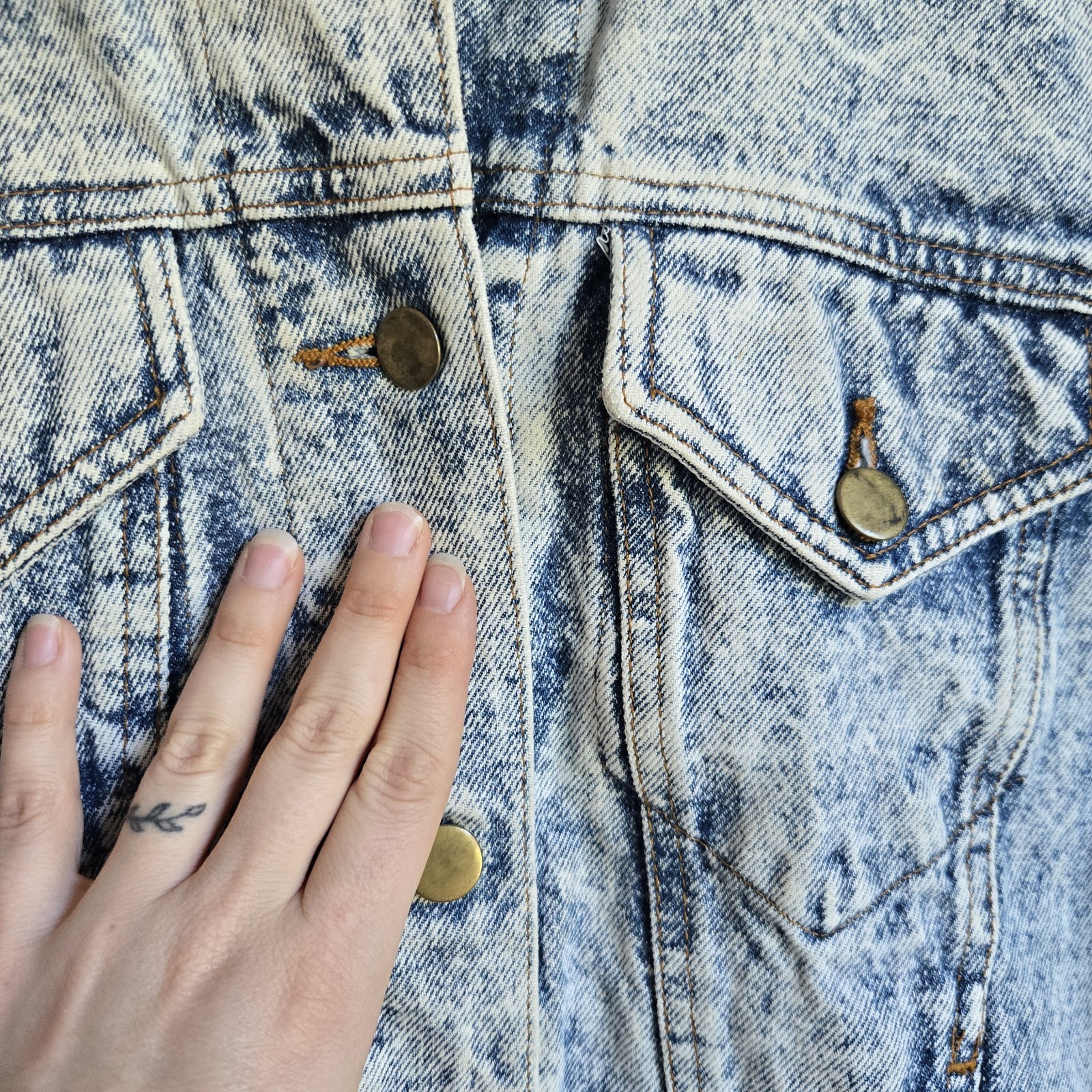 Vintage 80s Acid Wash Jean Jacket Embossed Floral Crest Denim Trucker Small / M