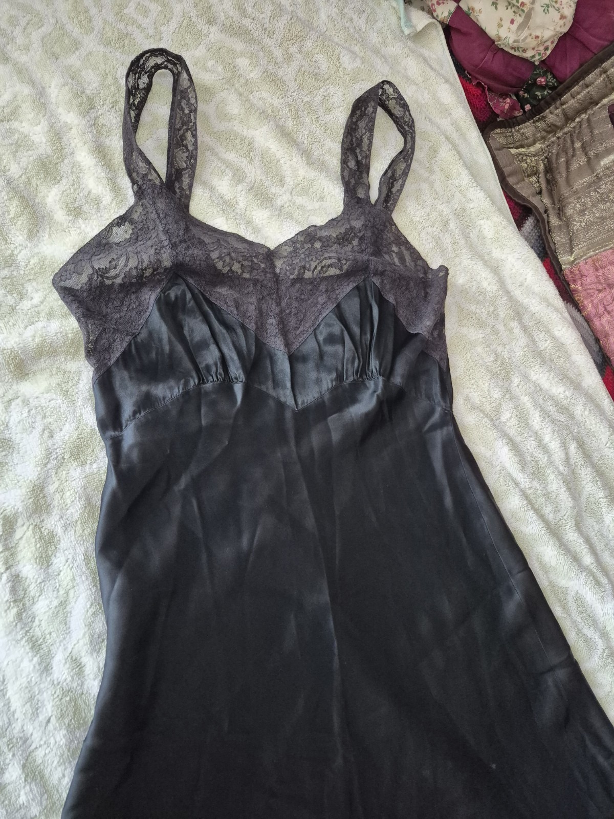 Vintage FISCHER Satin Rayon Full Slip Size 32 Pre-owned