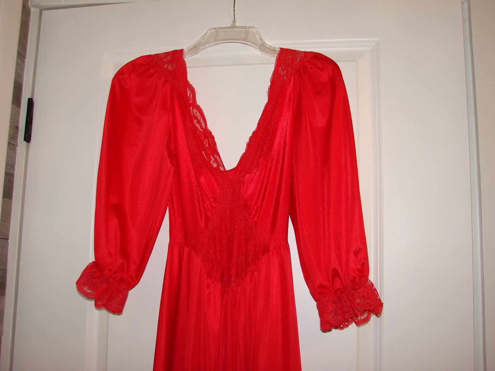 Vintage Red Olga Full Sweep Nightgown Lace Bodice 3/4 Sleeves 92350 Sz Medium