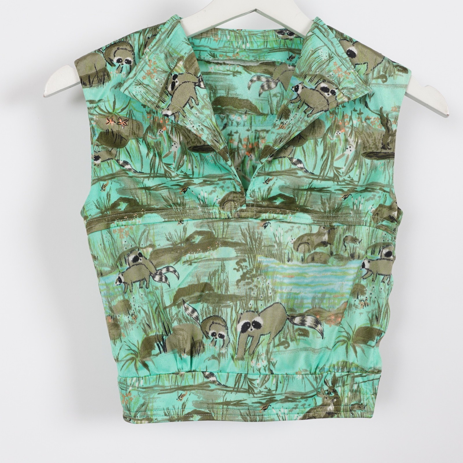 Vintage 1970s Women’s All Over Print XS Raccoon Crop Shirt Sleeveless Bunny 70s