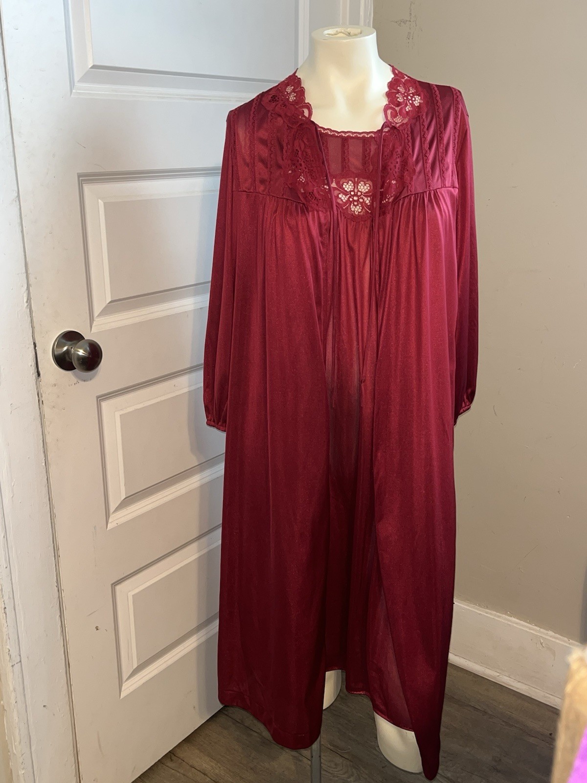 Vintage Gossard Artemis Red Nylon Nightgown Robe Set Size Medium Lace USA