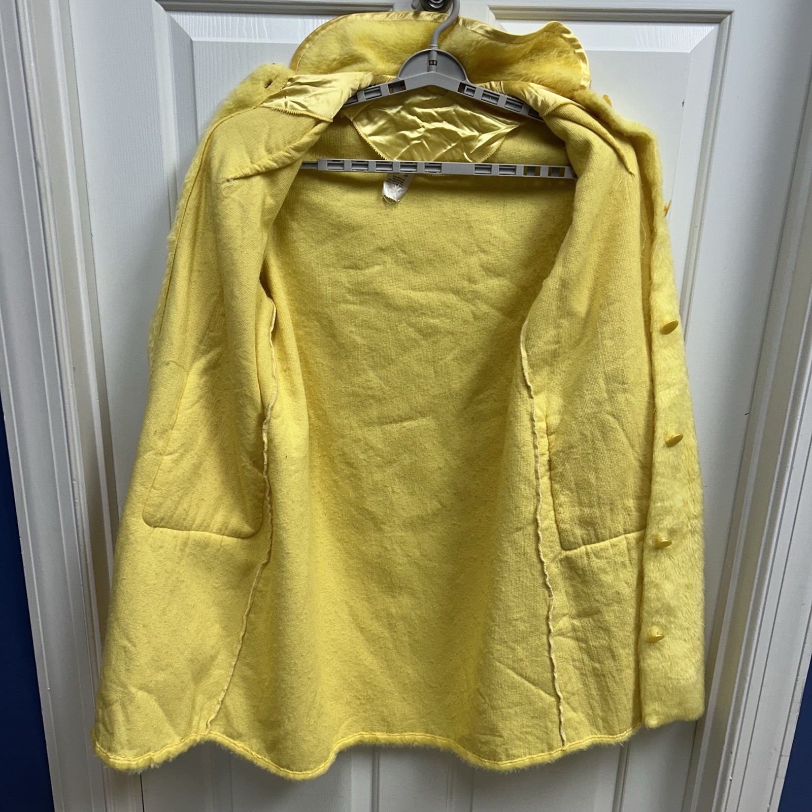 Womens Vintage Sz 10 Yellow Faux Fur Coat 3/4 Sleeve Buttons Satin Trim Pockets