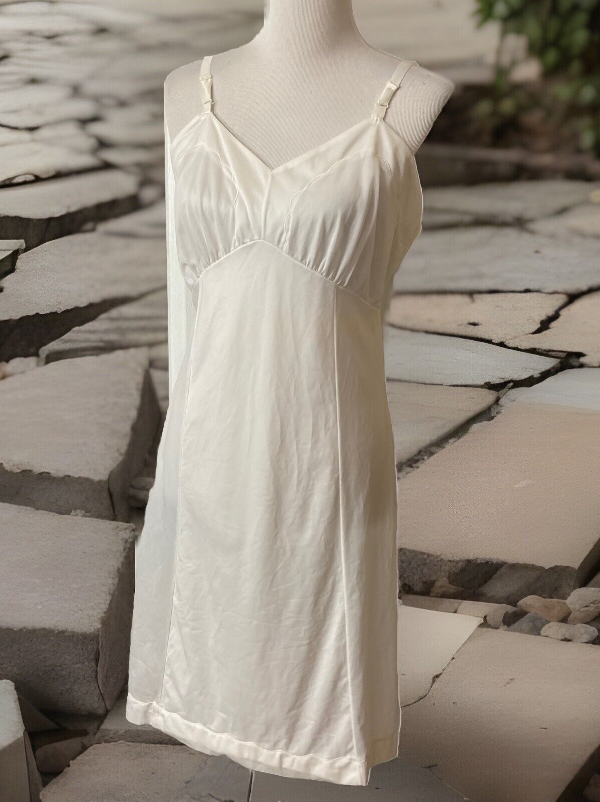 Vintage Sliperfection Full Slip Sz 38 White Bodice Form Fitting Adjustable Strap