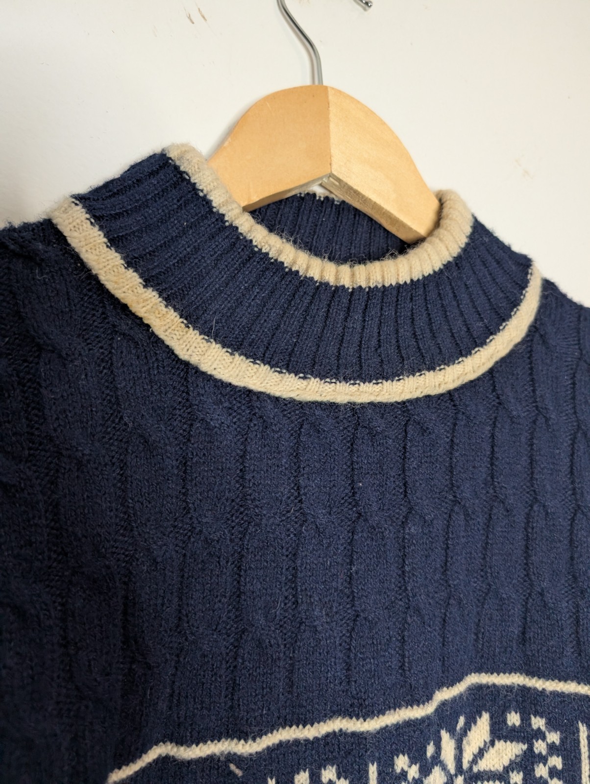 Vintage 1960 1970 Lahmar Women’s navy blue and ivory cable knit sweater