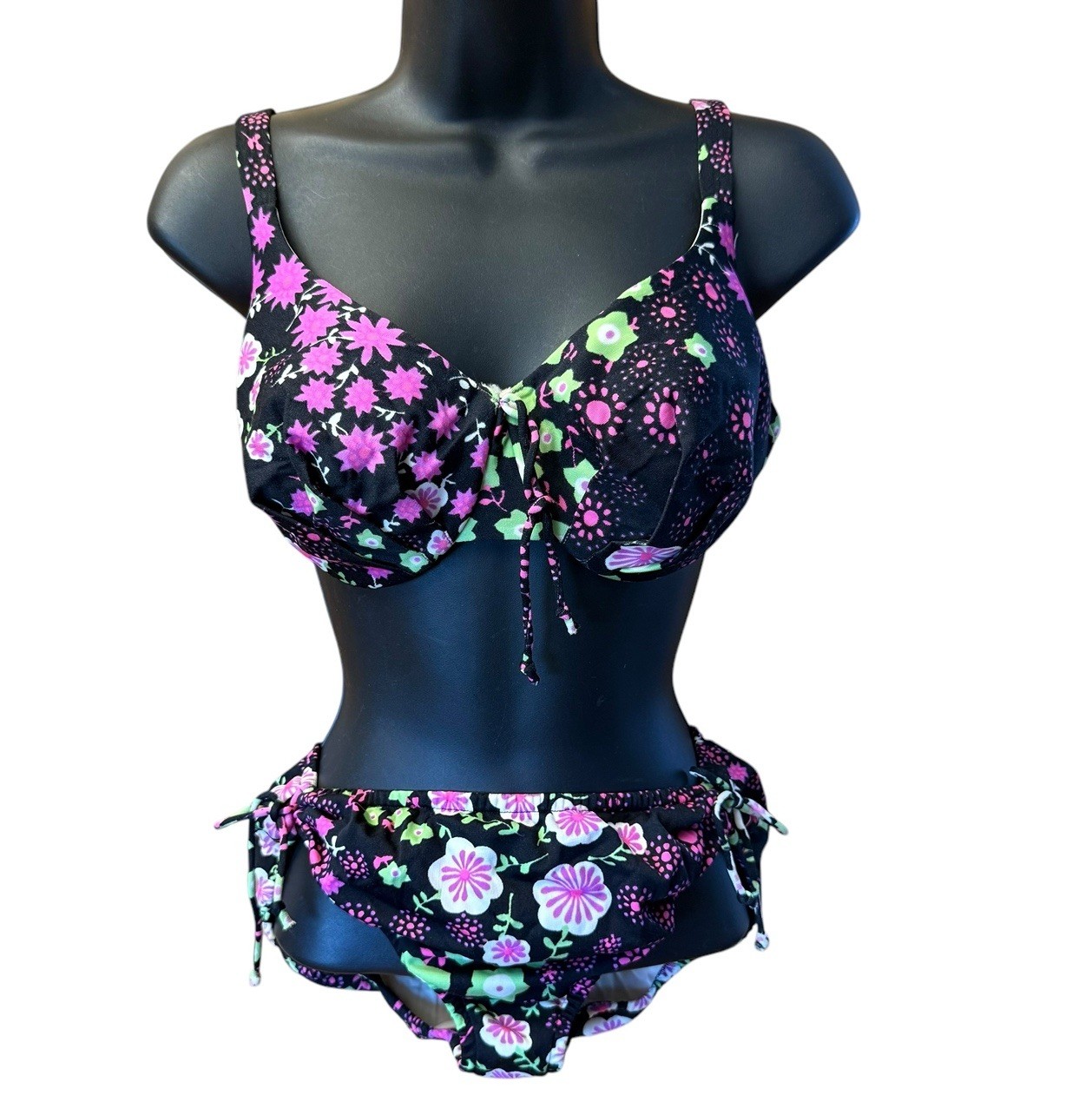 Vintage 1960s Bali Nylon Bikini Swimsuit 34D Medium Flower Power Floral 2 Piece
