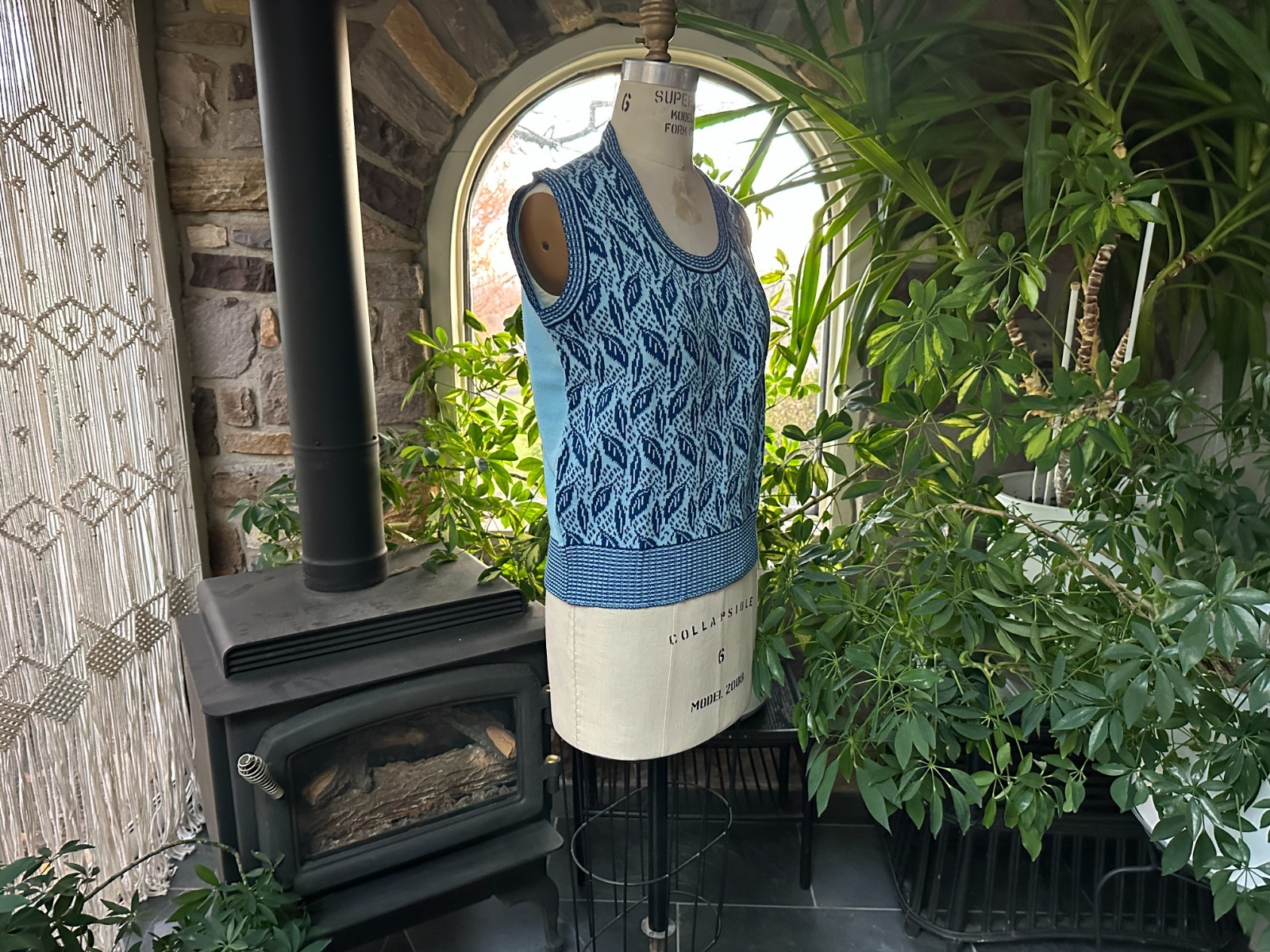 Vintage 1970s 2 Tone Blue Scoop Neck Sweater Knit Vest Sweater Bee Banff
