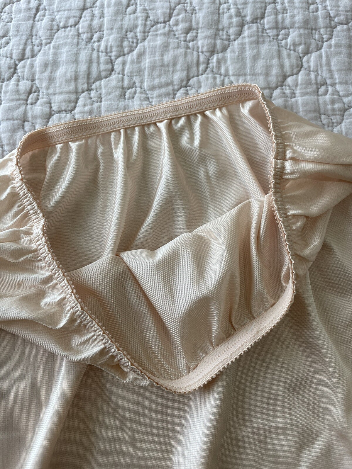 Vintage Warners 53300 LATTE Half Slip Antron Nylon Satin Perfect Measure Size L