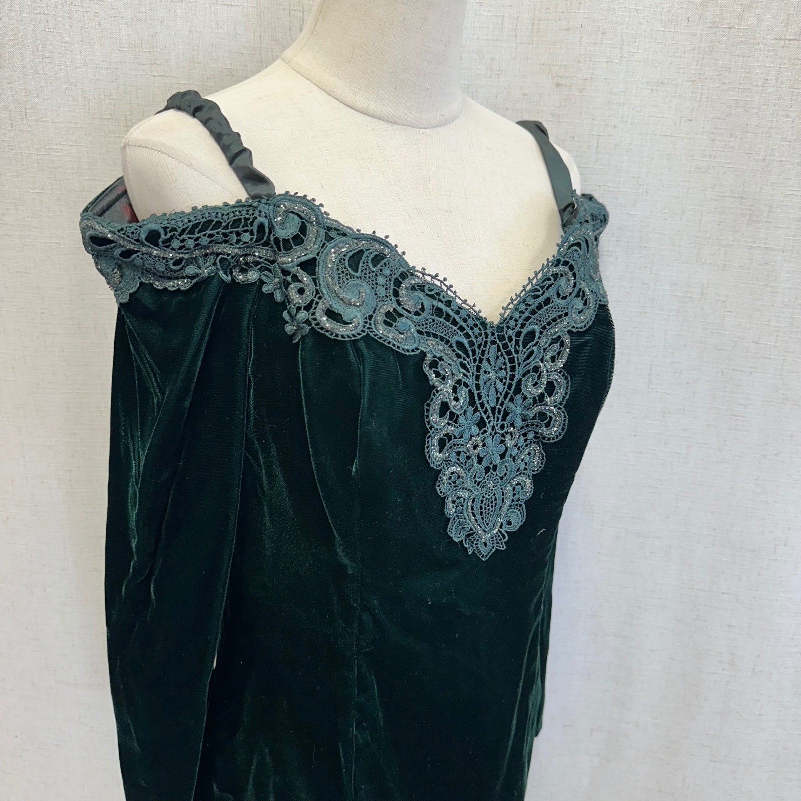 Moda International Emerald Green Velvet Lace Cold Shoulder Goth Dress Size 12