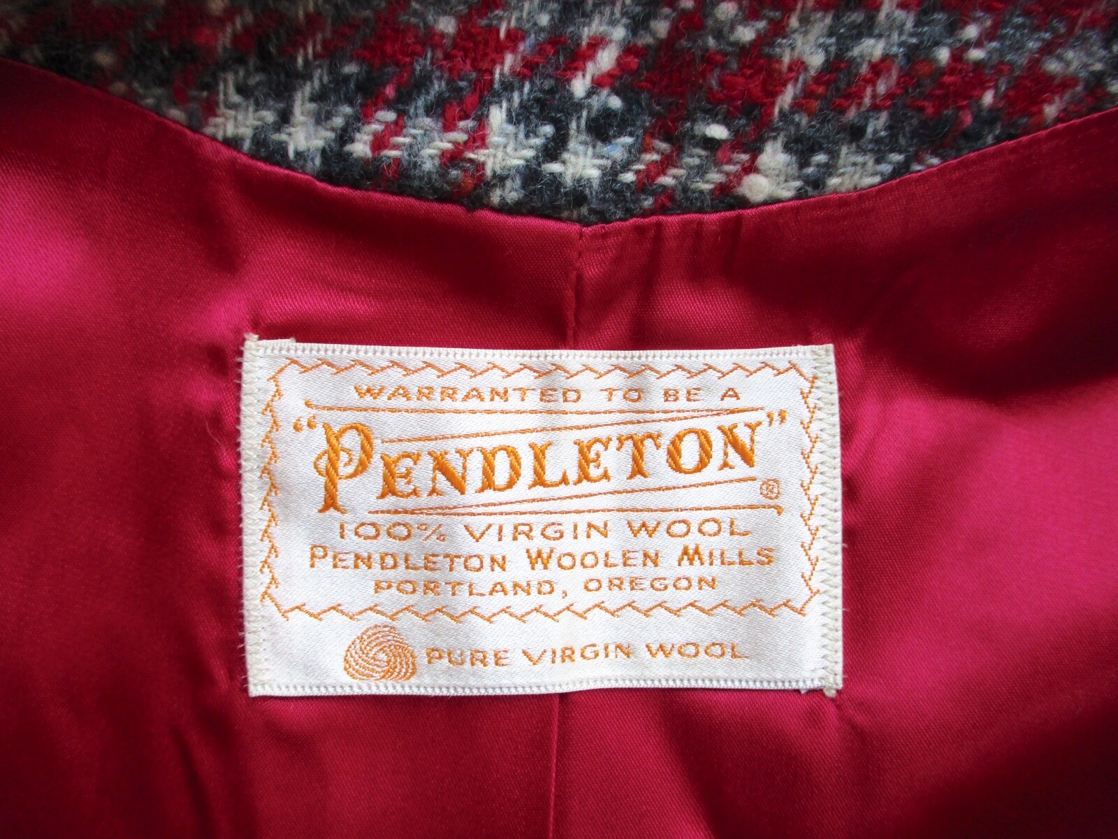 RARE Vtg 60s Pendleton Red Gray Black Houndstooth Tweed Button Cape Armholes M