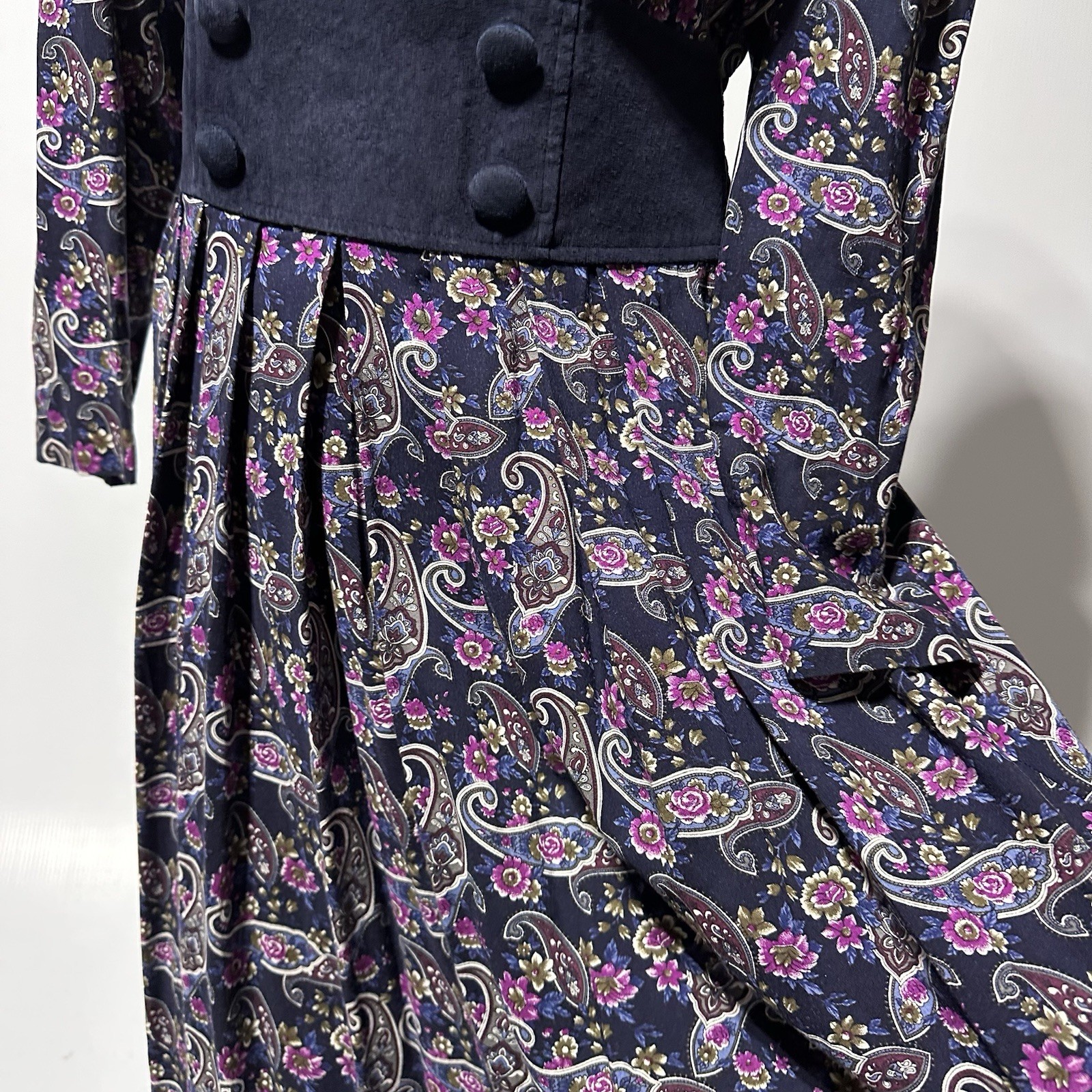 VTG 80s KARIN STEVENS Midi Dress Women’s Size 10 Paisley Print Pleated Modest