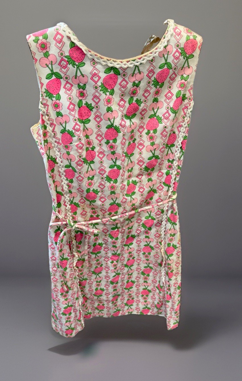 Vintage Jamison Boutique Sleeveless Strawberry Print Dress Size M (?) 40-60s