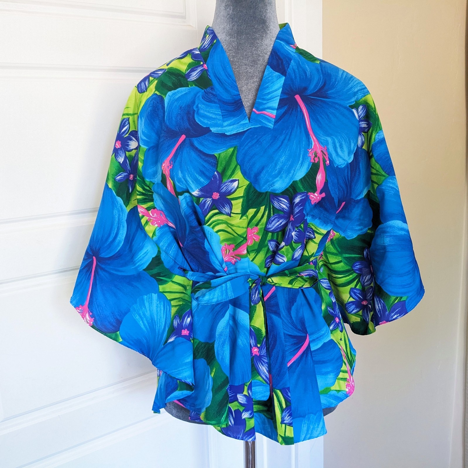 Vintage 70s Pomare Hawaii Belted Kimono Caftan Top L Blue Neon Hibiscus Floral