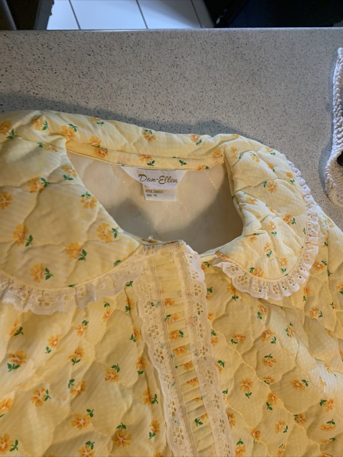 Dan-Ellen vintage yellow Women’s M -full lenght-snap house coat