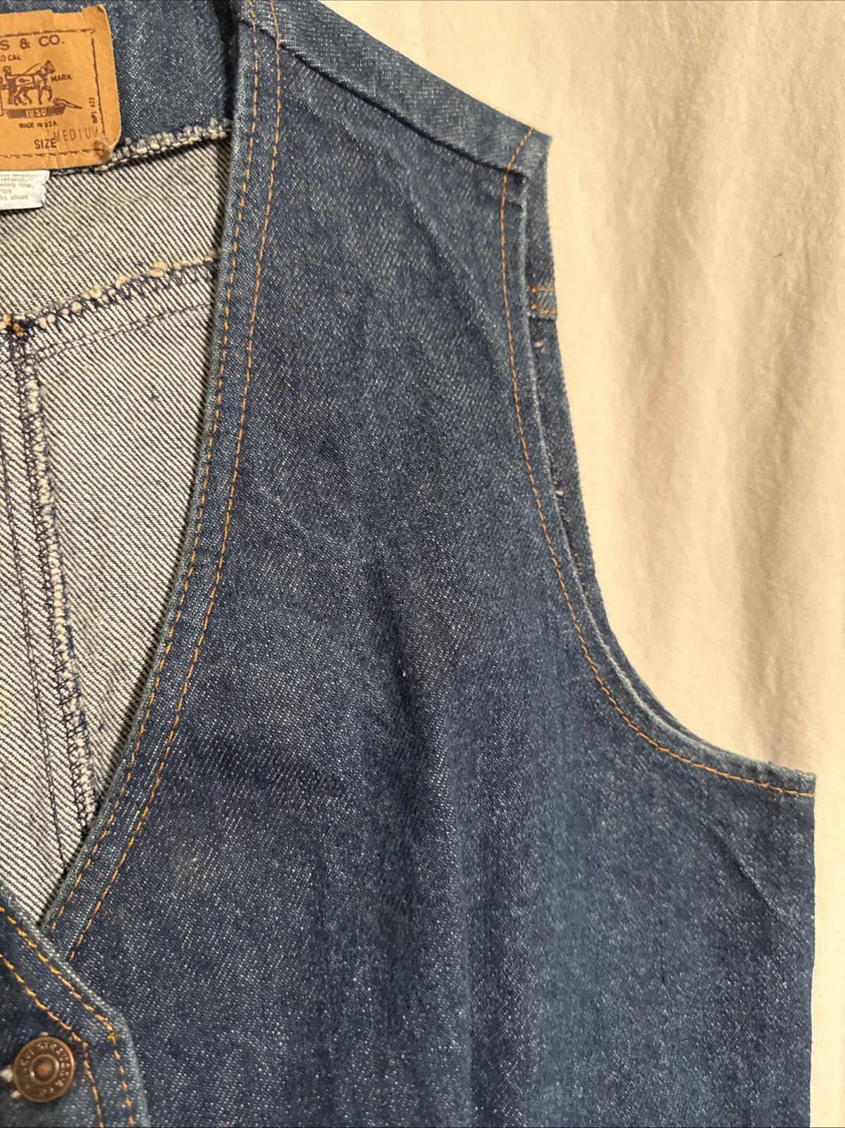 Women’s Vintage 70S 80S Levi’s Western Denim Vest model 76786 – 0214 Rigid USA