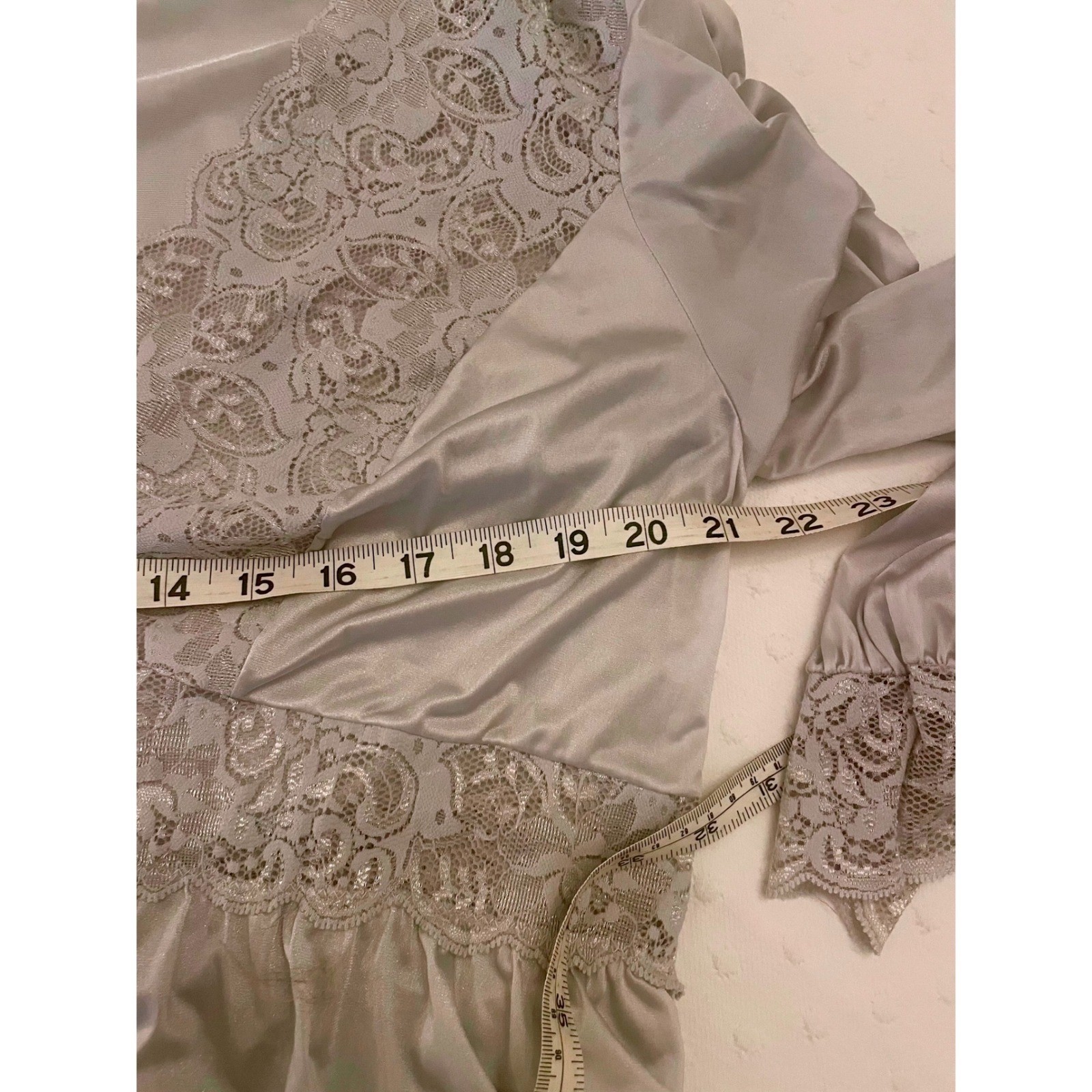 Vintage Shadowline Silver Lace Duster Robe 1X Long Nylon Peignoir Romantic
