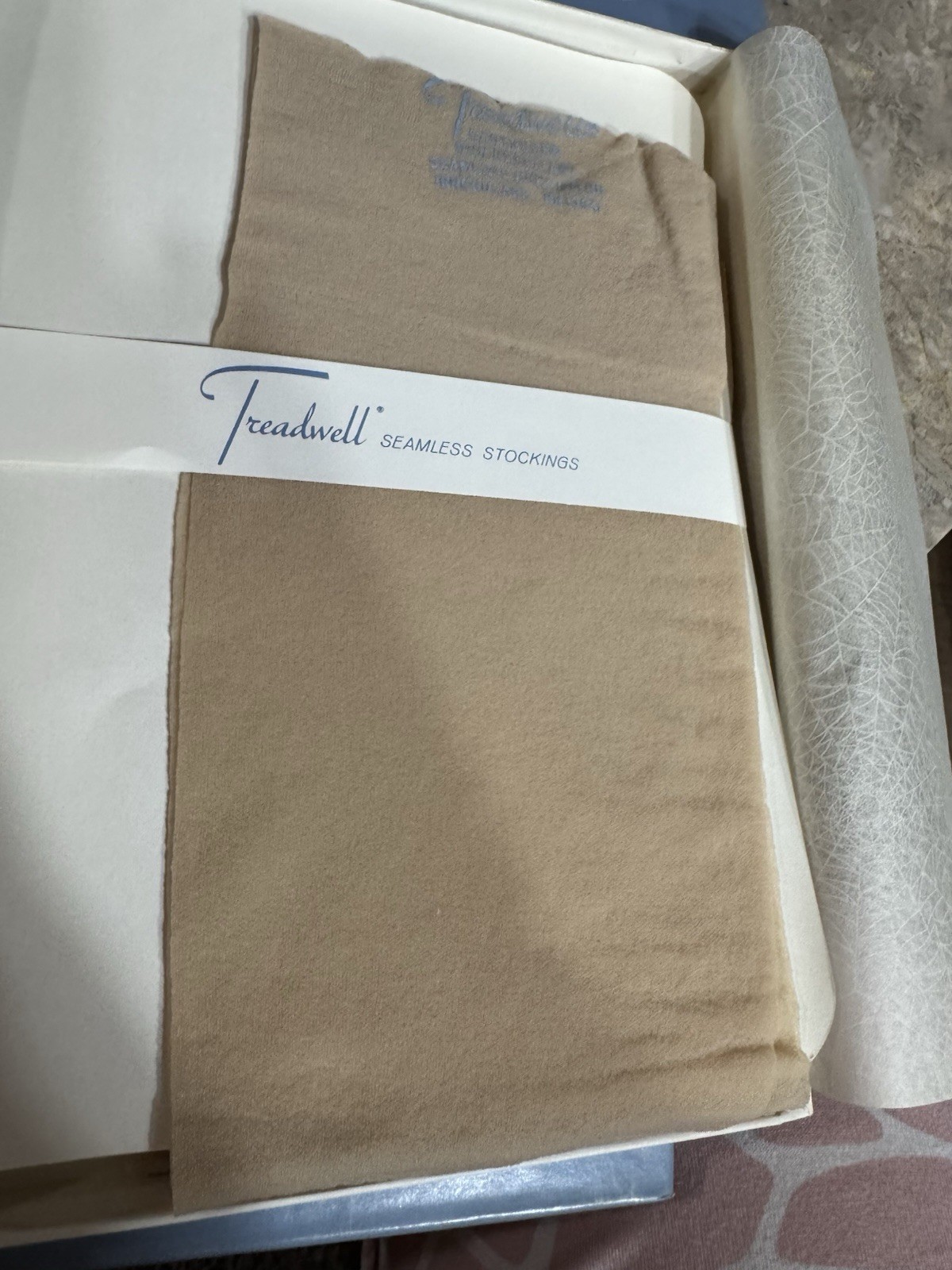 VINTAGE TREADWELL SEAMLESS STOCKINGS! 3 PAIR. 8 1/2-9. BONE. CANTRECE
