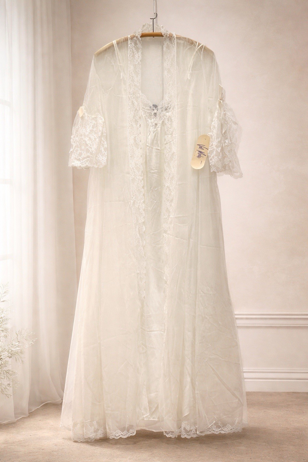 Vintage VAL MODE Sexy Peognoir Lingerie Nightgown & Robe Bridal Lace 1960s-70s
