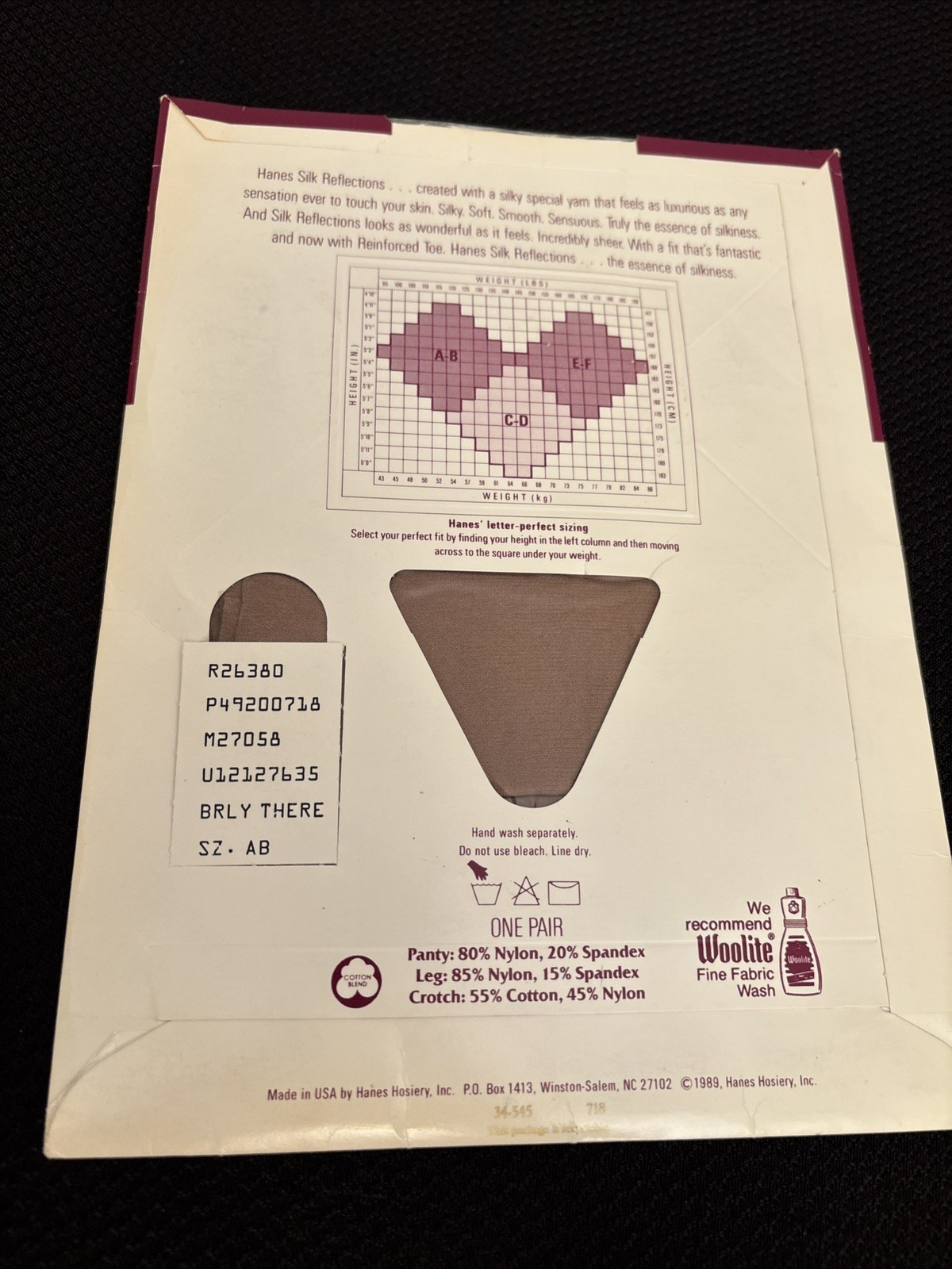 HANES SILK REFLECTIONS Silky Sheer Sandalfoot Pantyhose 715 AB Barely There NOS