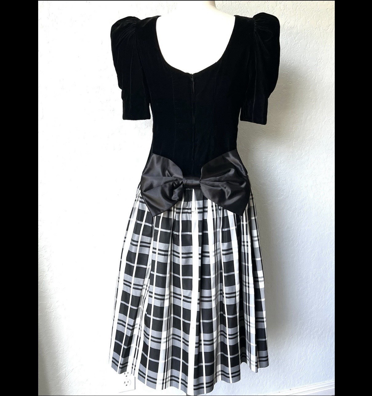 VTG 80’s ACT 1 New York Black Velvet & Taffeta Dress Satin Back Bow Sz 9-10 USA