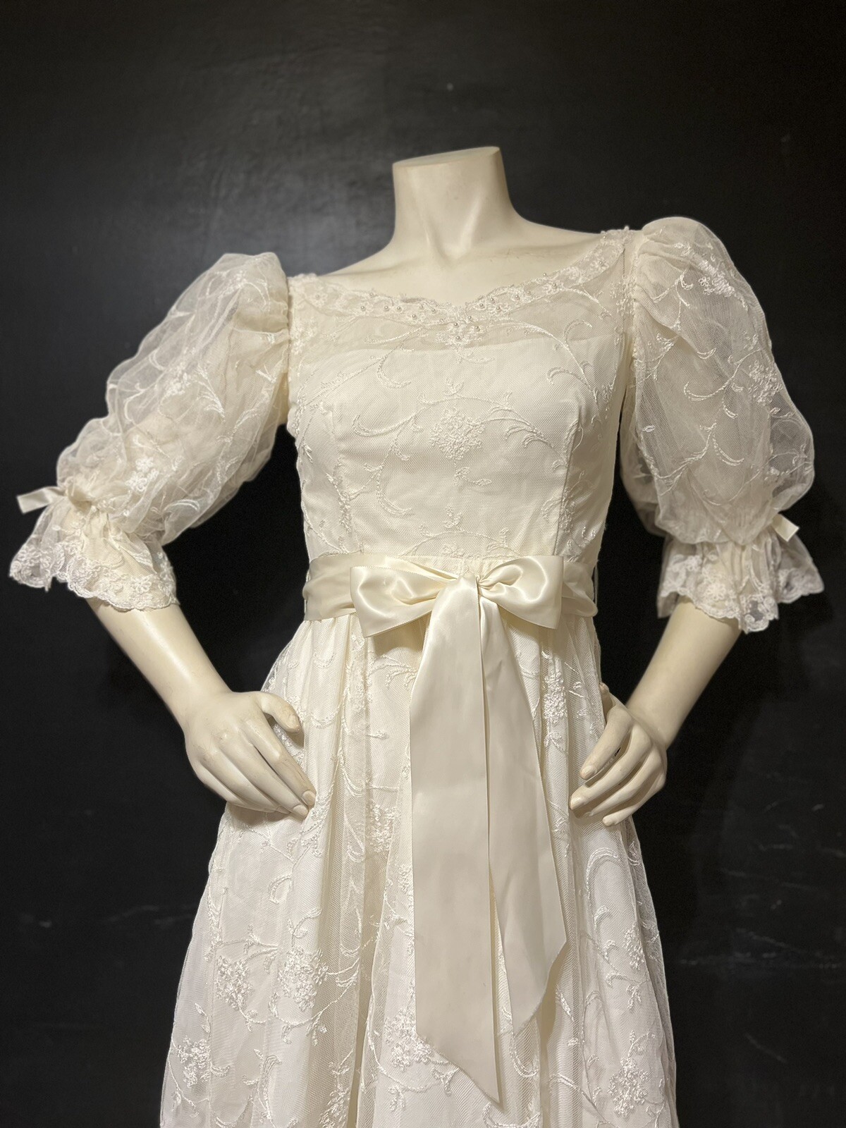 VTG 1980s ILGWU Lace Dress Square Neck Puff Sleeves Full Skirt Princess Style M