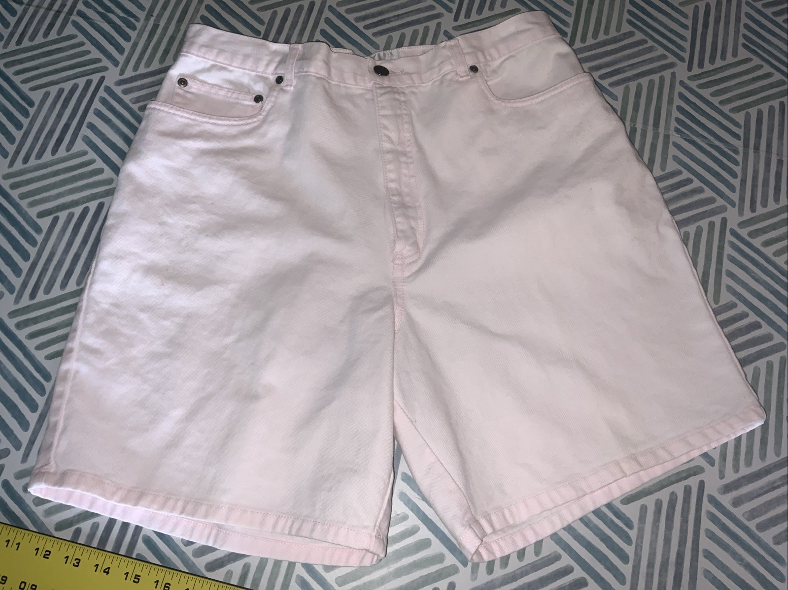 Vintage Get! Pink Bermuda Shorts Junior Sz 15/16 5 Pocket Inseam 7 1/2 Waist 33″