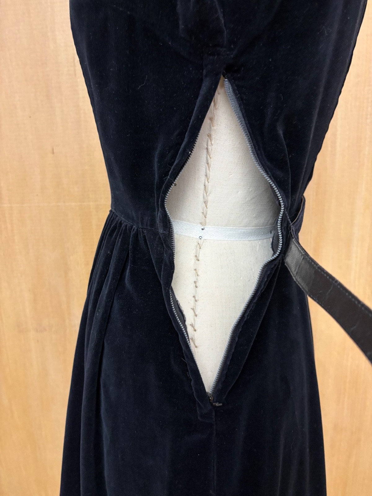 VTG 40s 50s MINX MODES Velveteen Dress Cord Embroidery Rhinestone Boat Neck XS