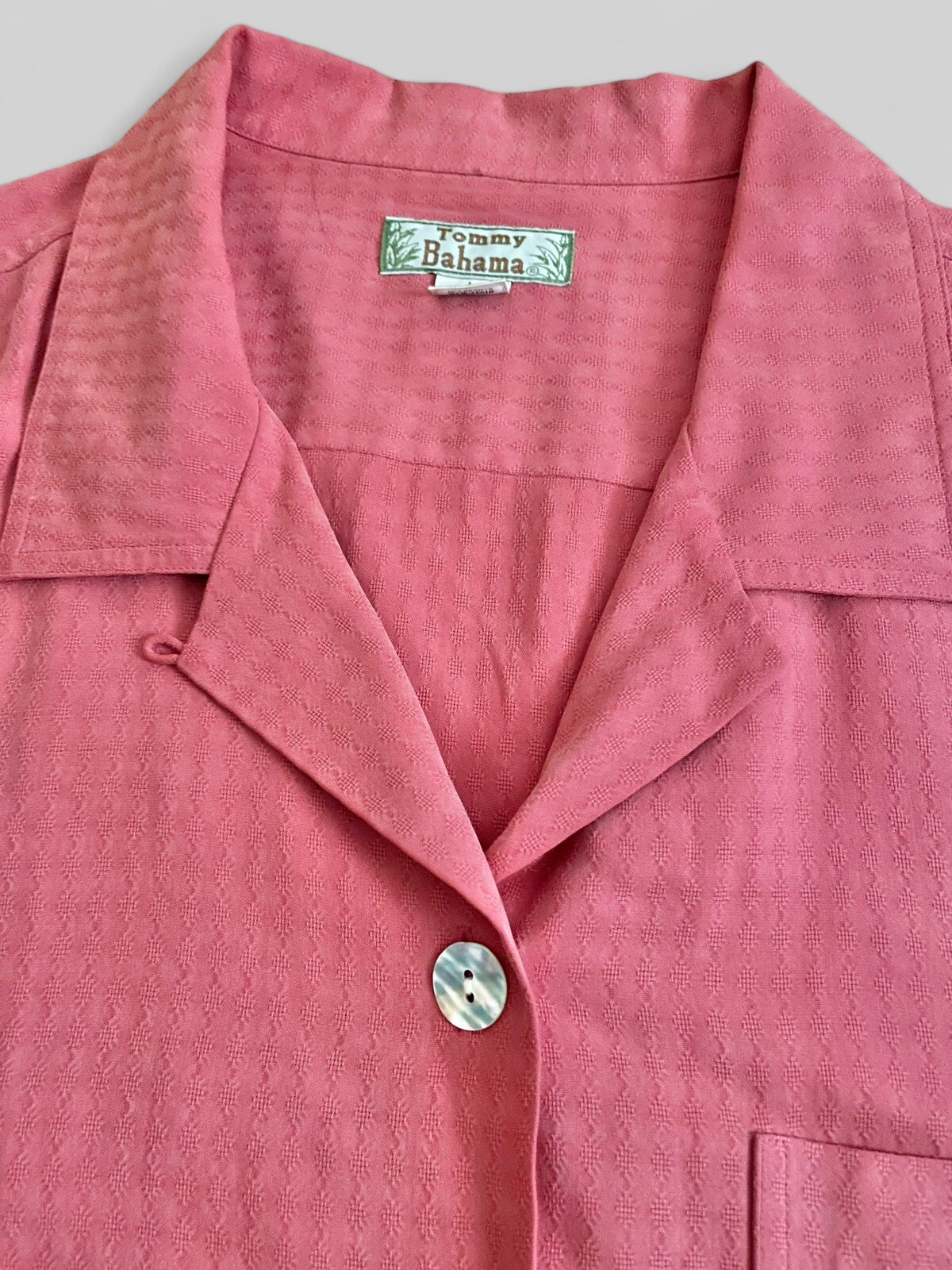 VTG TOMMY BAHAMA Barbiecore Cropped Silk Shirt Preppy Pink Waffle Texture 90’s L