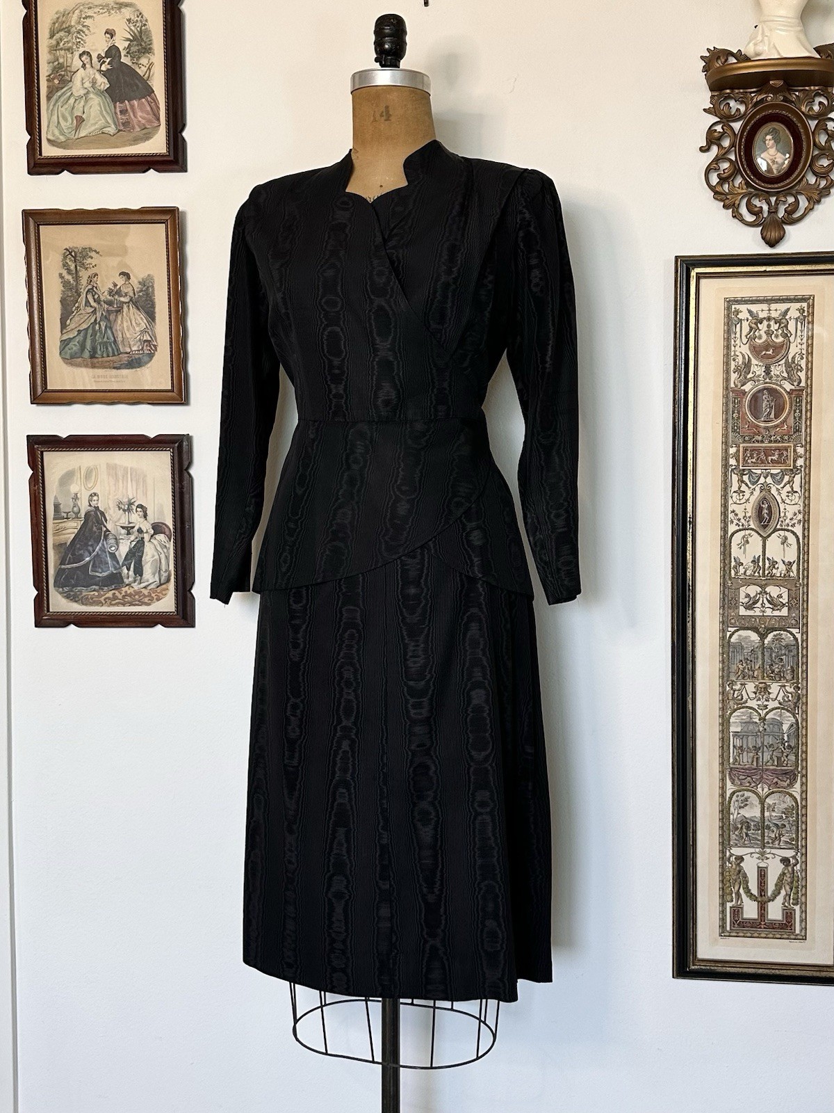 1940s Gothic Noir Glamour Moiré Suit Plus Size 32 + Waist