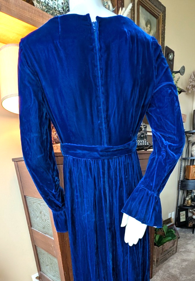 Vtg 13/14 Lorrie & Deb crushed velvet midnight blue Maxi Dress Prairie 60s 70s