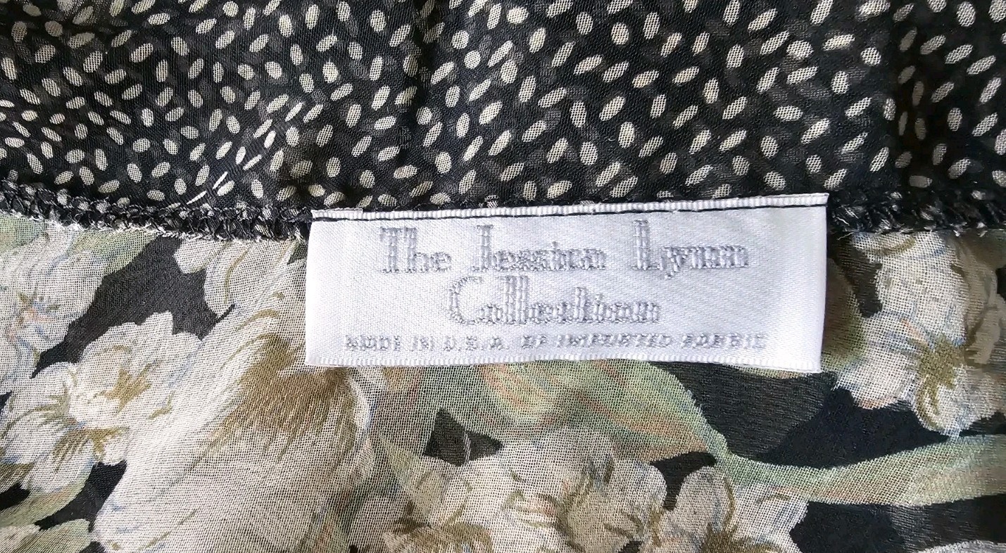 Vintage The Jessica Lynn Collection Floral Chiffon Oversized Robe. Size M