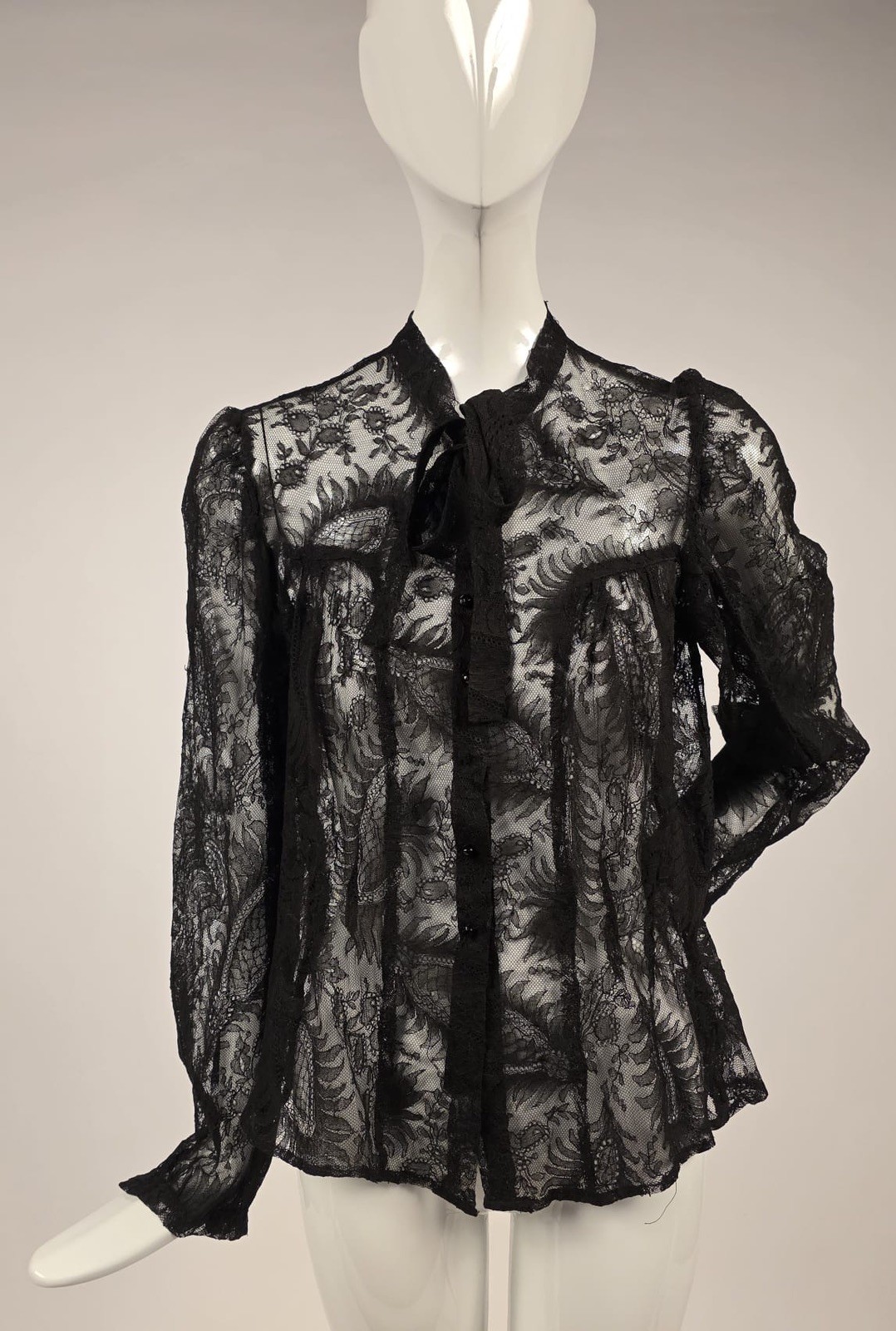 ANTIQUE 1930’S FRENCH FLORAL BLACK SILK CHANTILLY LACE W BOW TIE NECKLINE