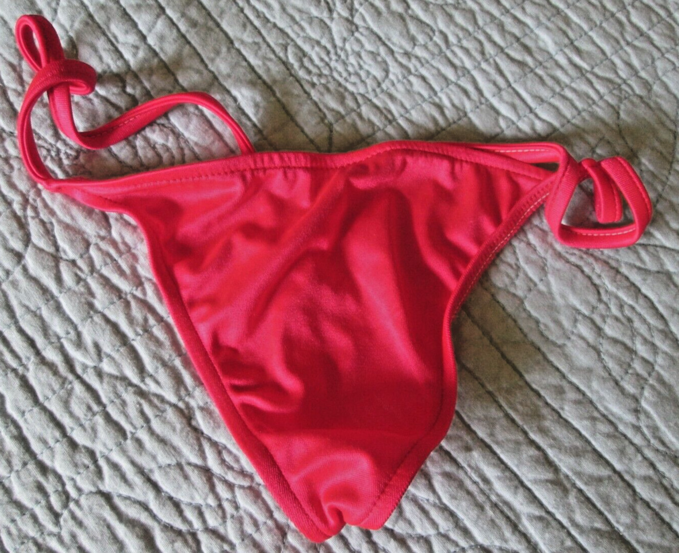 VINTAGE – SOFT SHINY HOT PINK G-STRING -ELASTIC SIDES -MED. NO LABEL -SISSY