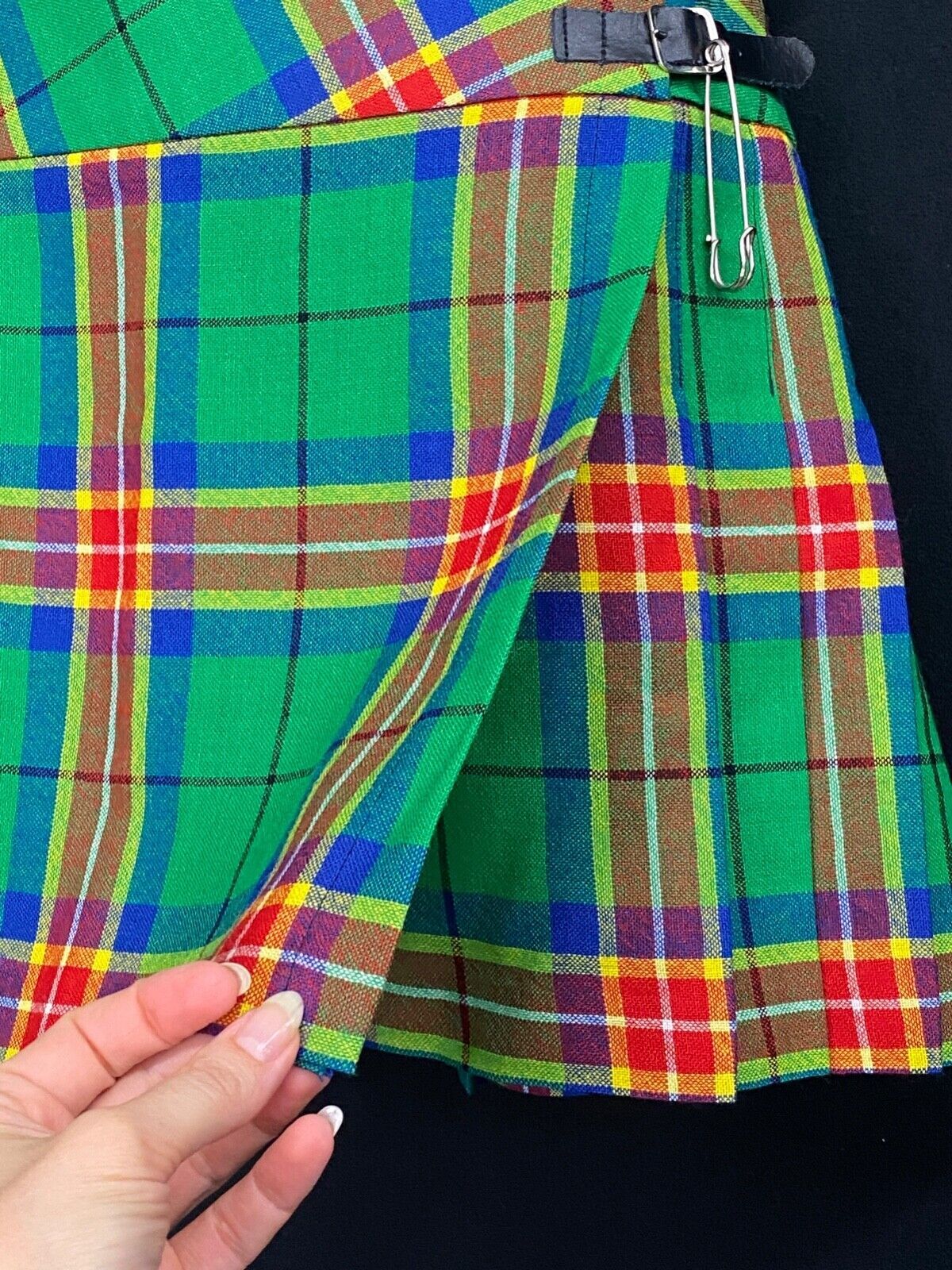 Vintage Y2K 2000s Scottish green plaid mini skirt low rise wool leather pin kilt