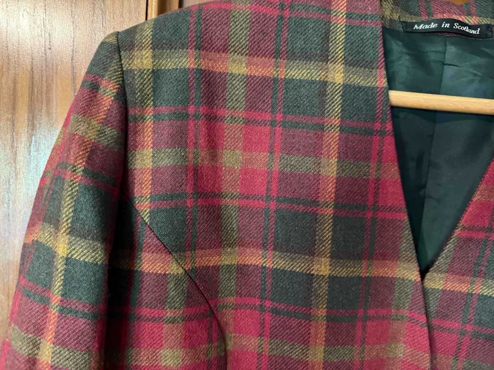 Vintage Red/Green Plaid Scotland 100% Wool Blazer 3 Button Long Sleeve Pockets L