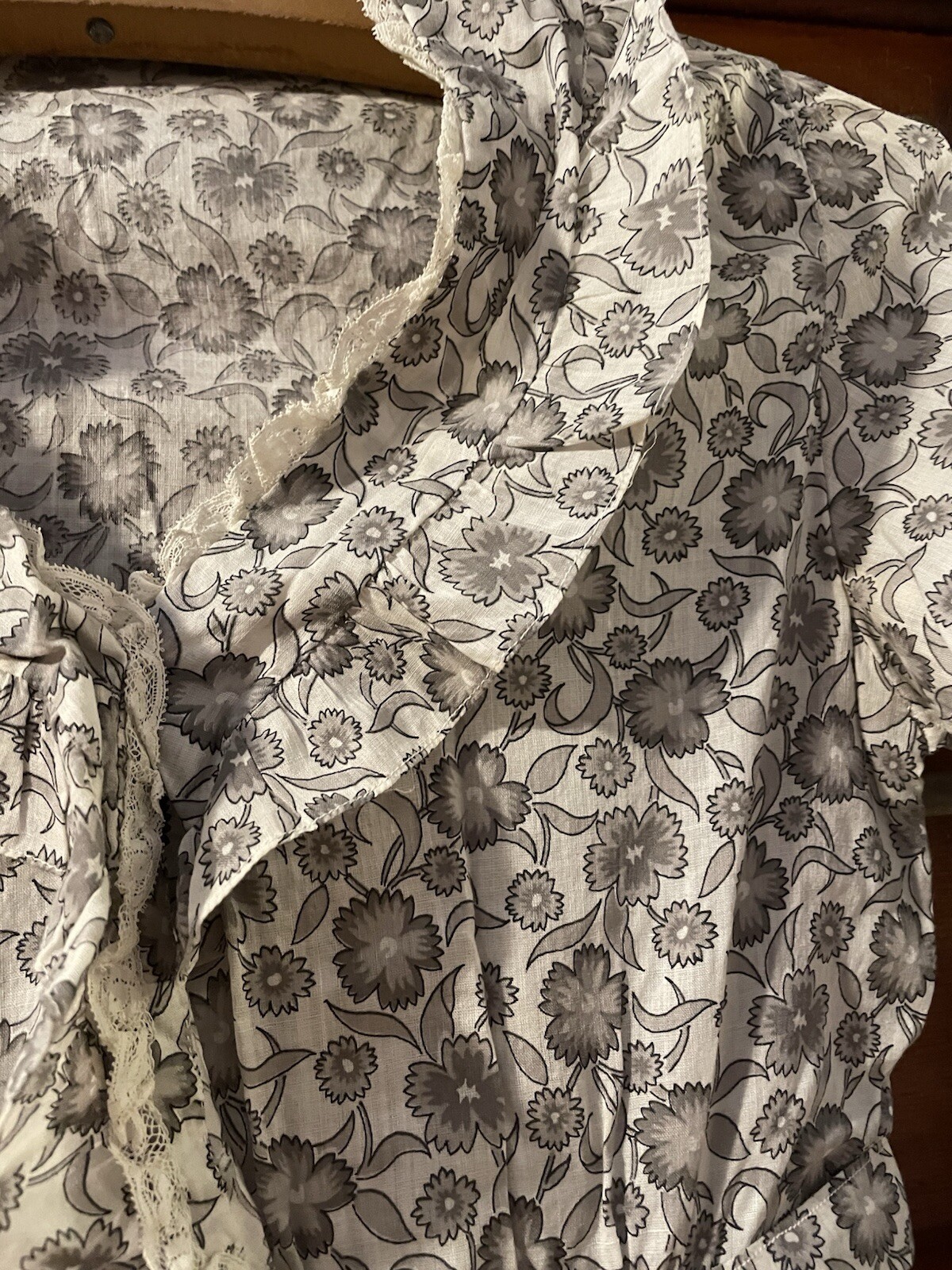 Incredible Early 1900s Cotton Calico Floral Day Dress Gray Lace