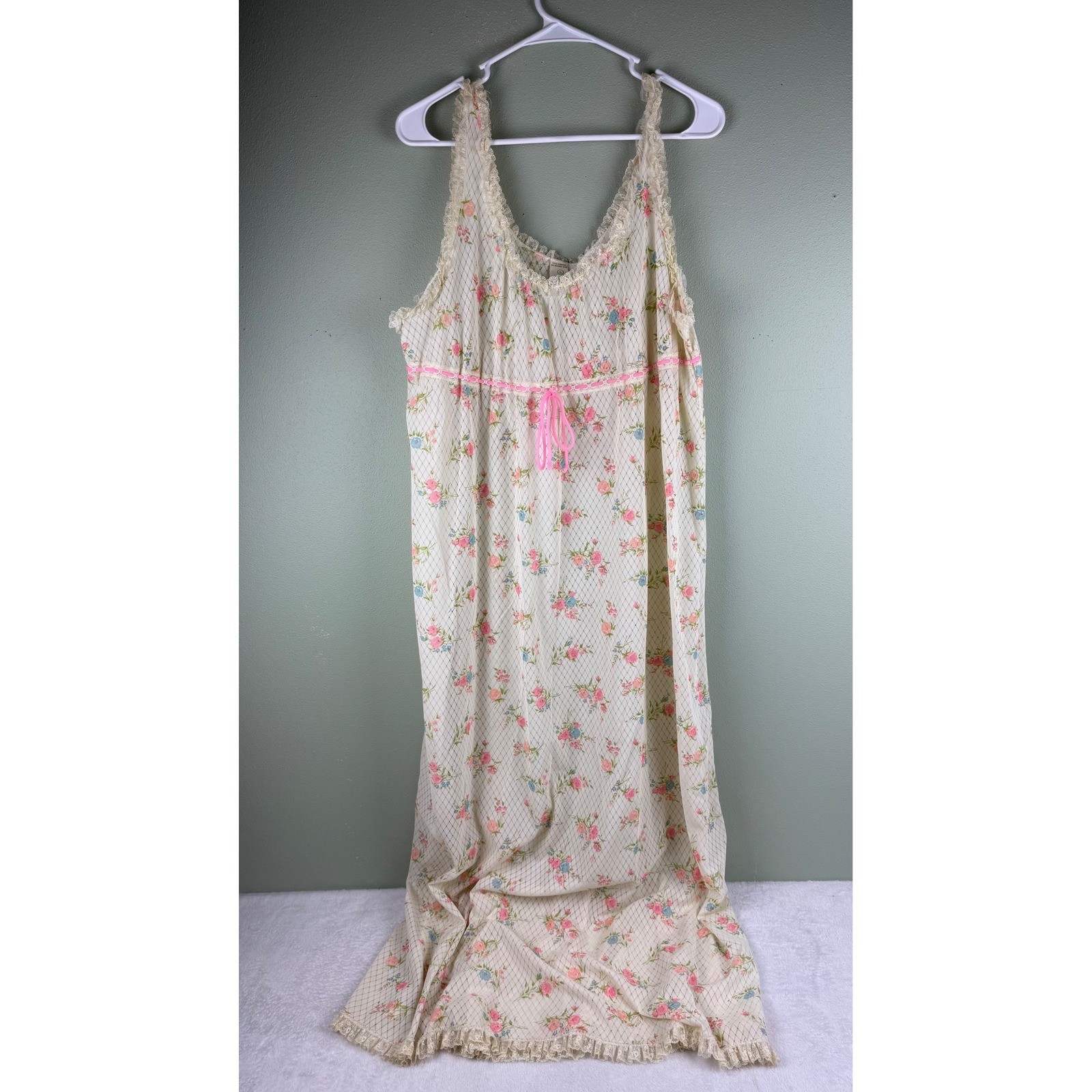 Vintage ILGWU Union Floral Lace Nightgown Pink Rose Lattice Nylon Maxi Gown LG