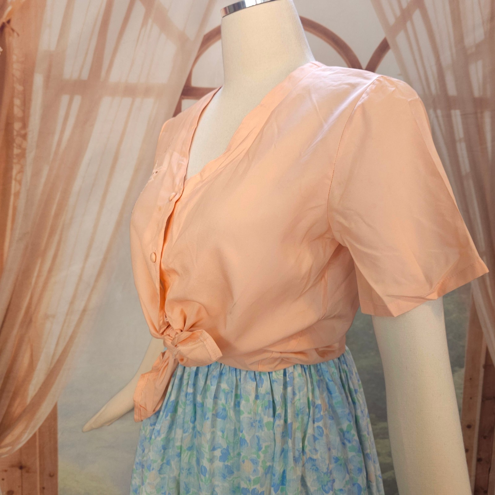 Vintage 1970’s Blouse Top Shirt Peach Pink V-neckline Eyelet Lace Cutouts Floral