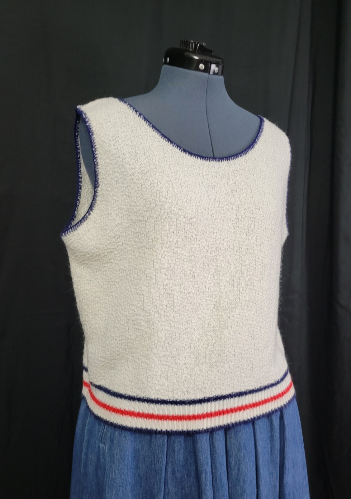 Vintage Creamy White Sleeveless Sweater w Red & Blue Striping/Edging Size L/XL?