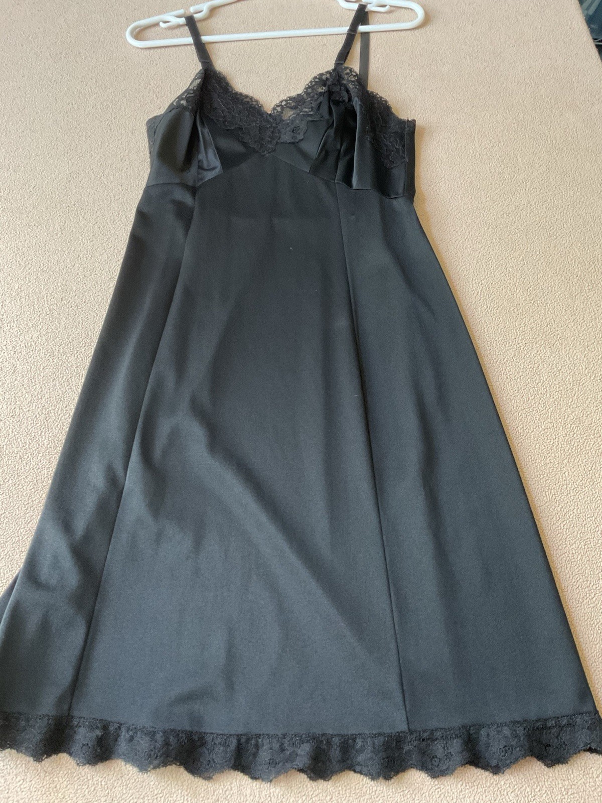 Black Nylon Full Slip No Tags Sz. 32 View Measurements G1-16