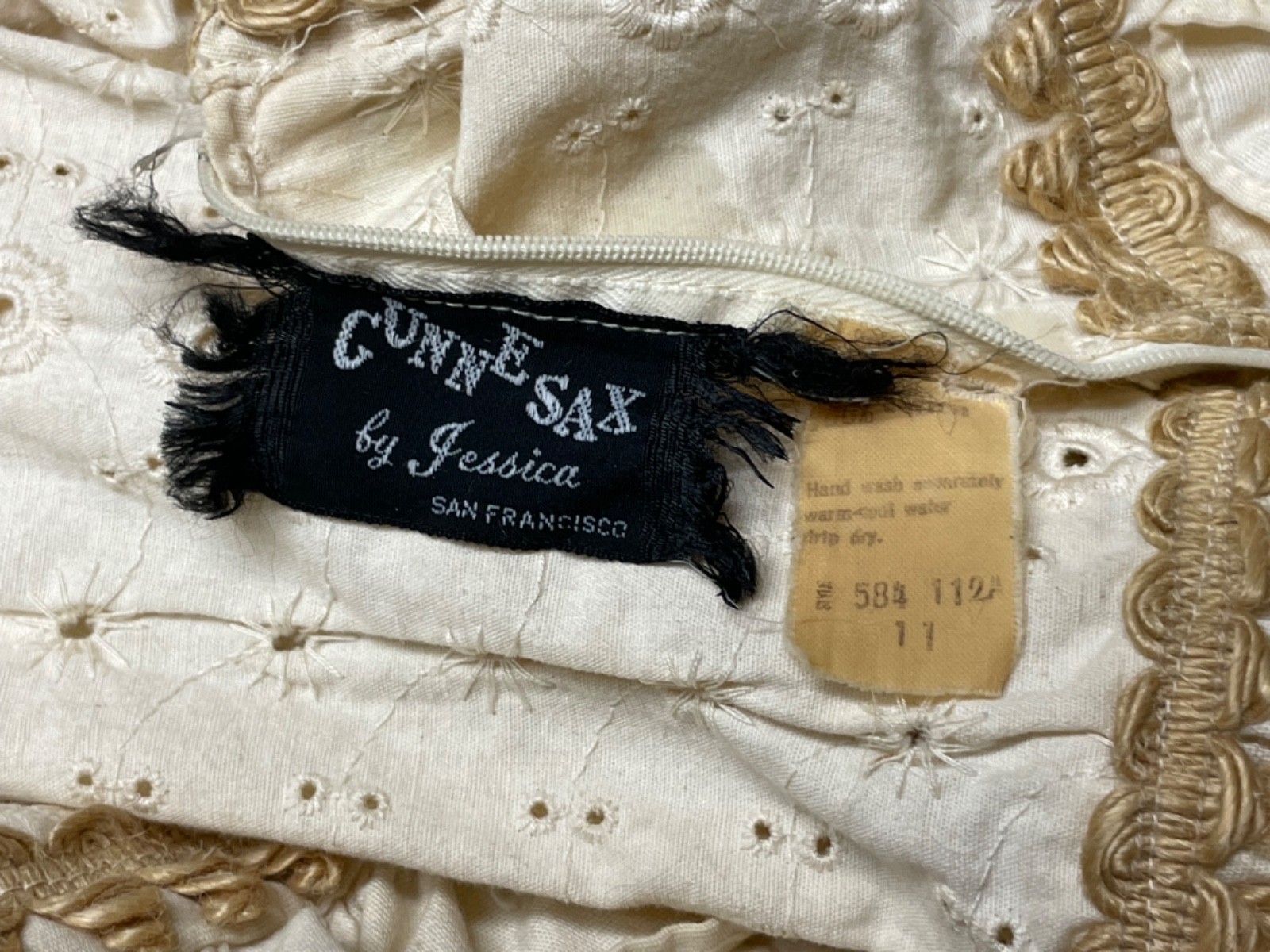 VTG 70’s Gunne Sax Off White Eyelet Cotton Empress Colar Cottage Prairie Dress 7